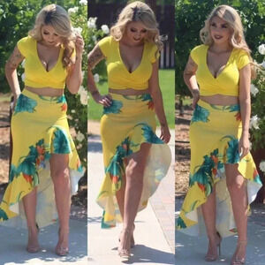 Yellow ruffle skirt